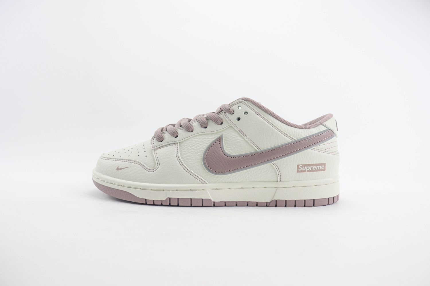 Nike SB Dunk Low x Supreme113