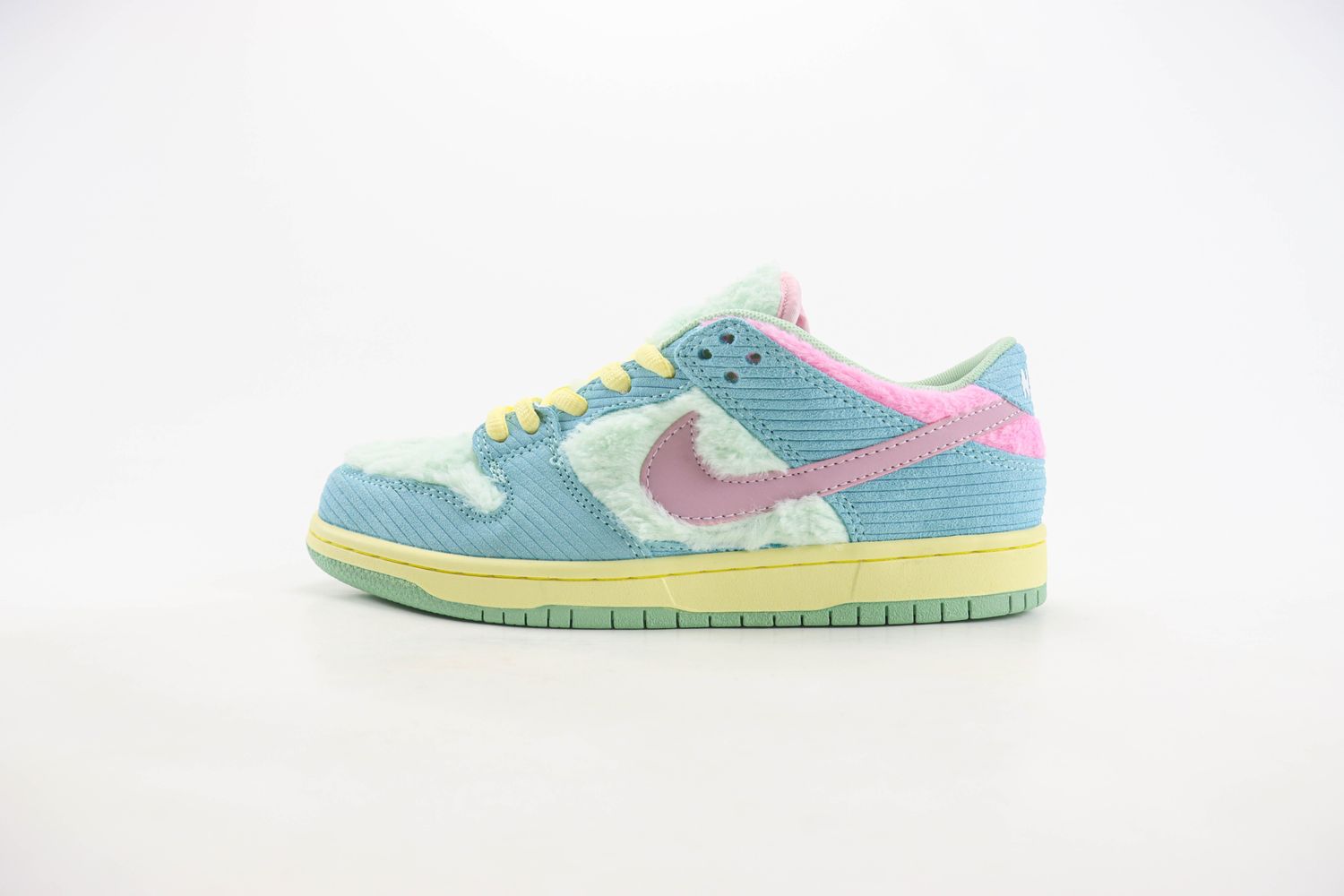 Nike SB Dunk Low Verdy Visty