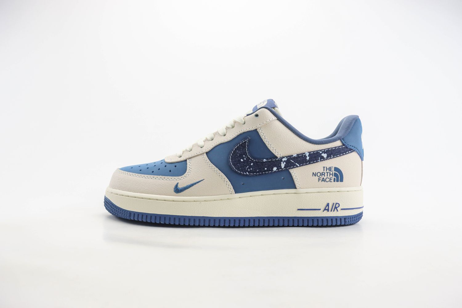 Nike Air Force 1 Low x North face 37