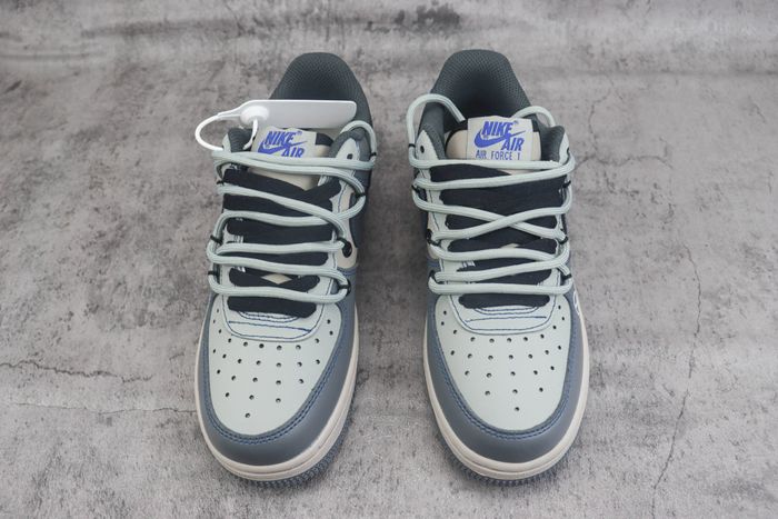 Nike Air Force 1 Low x KAWS 08