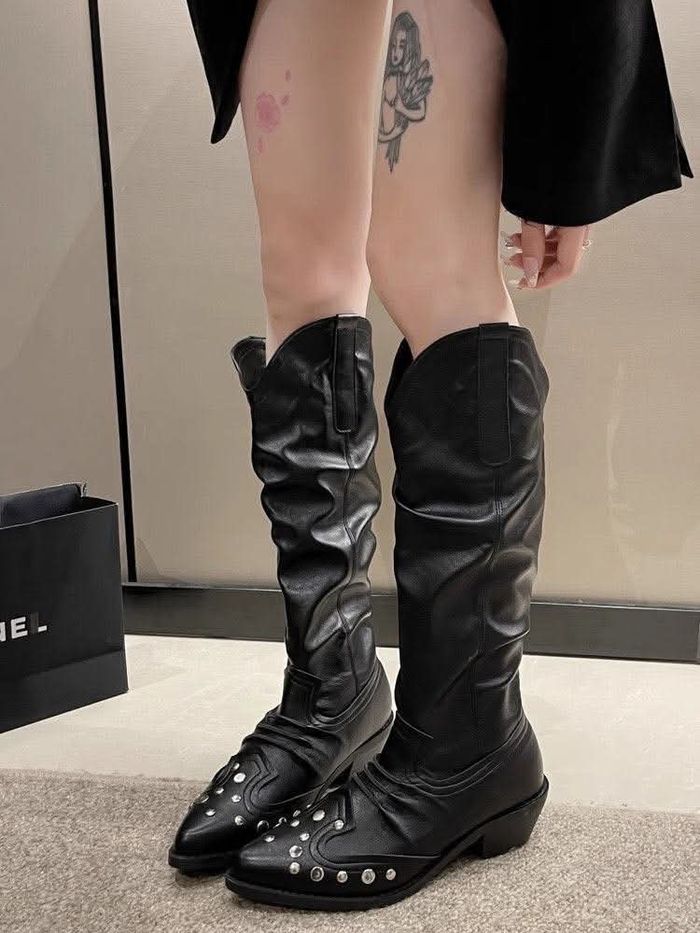 Boots гутал