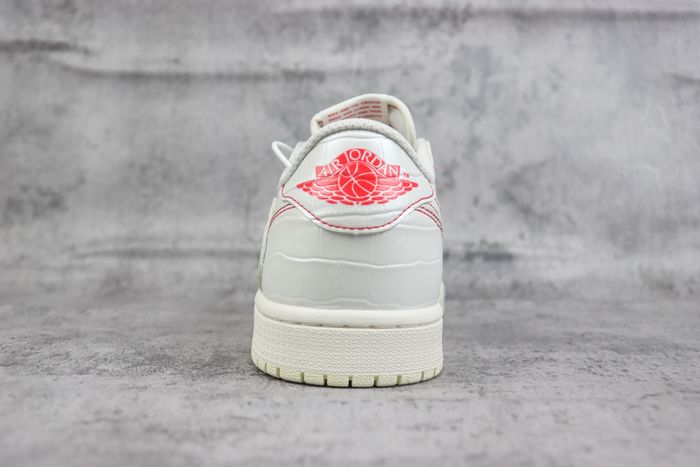 Travis Scott x Air Jordan 1 Low OG  09