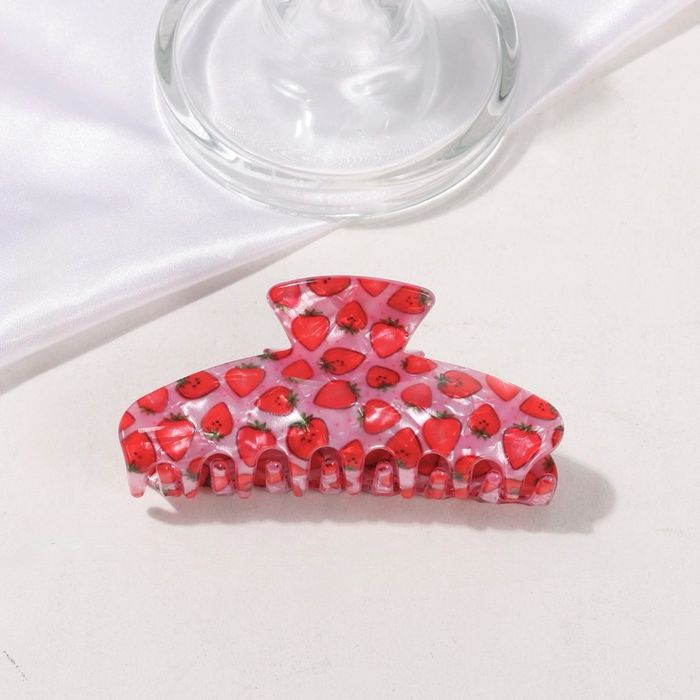 Strawberry claw clip