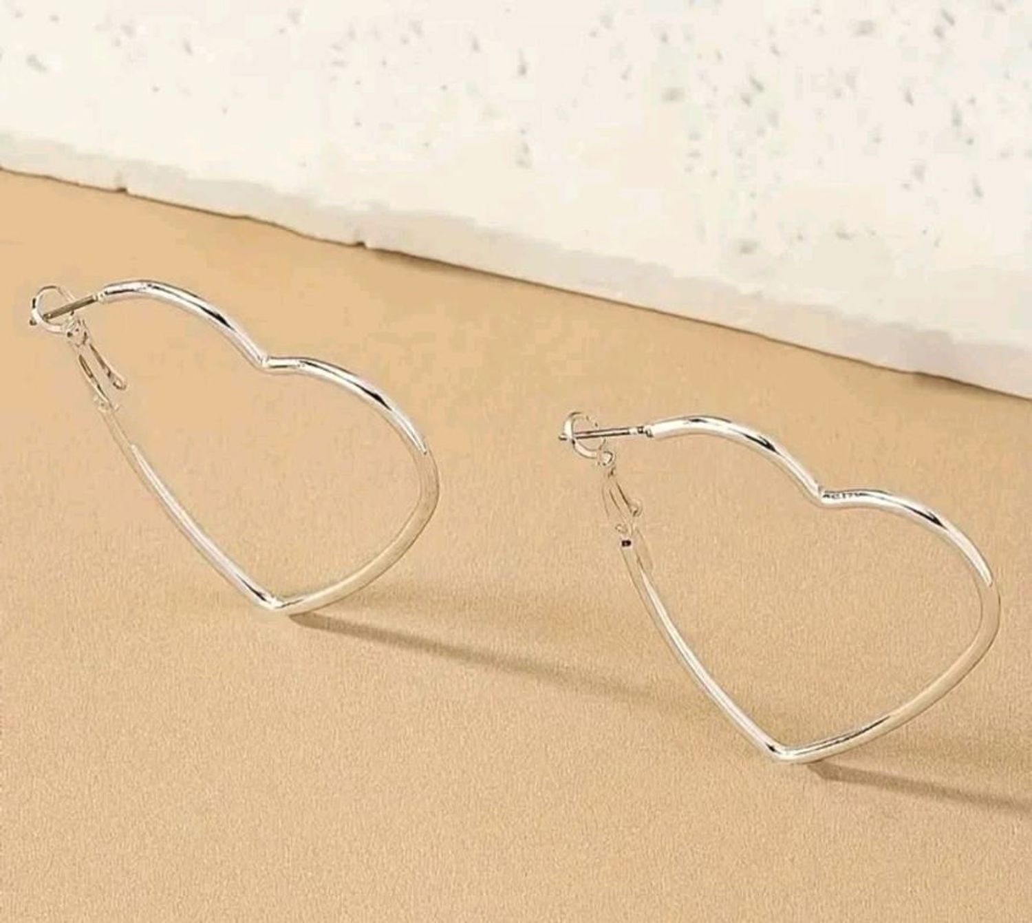 Зүрхэн ээмэг 