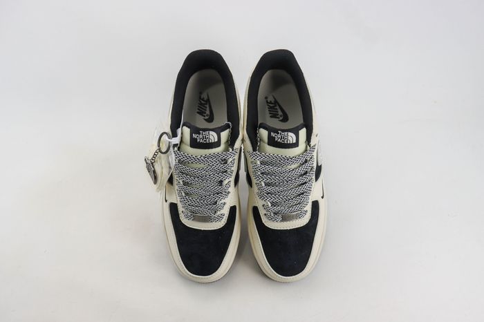 Nike Air Force 1 Low x the north face 31