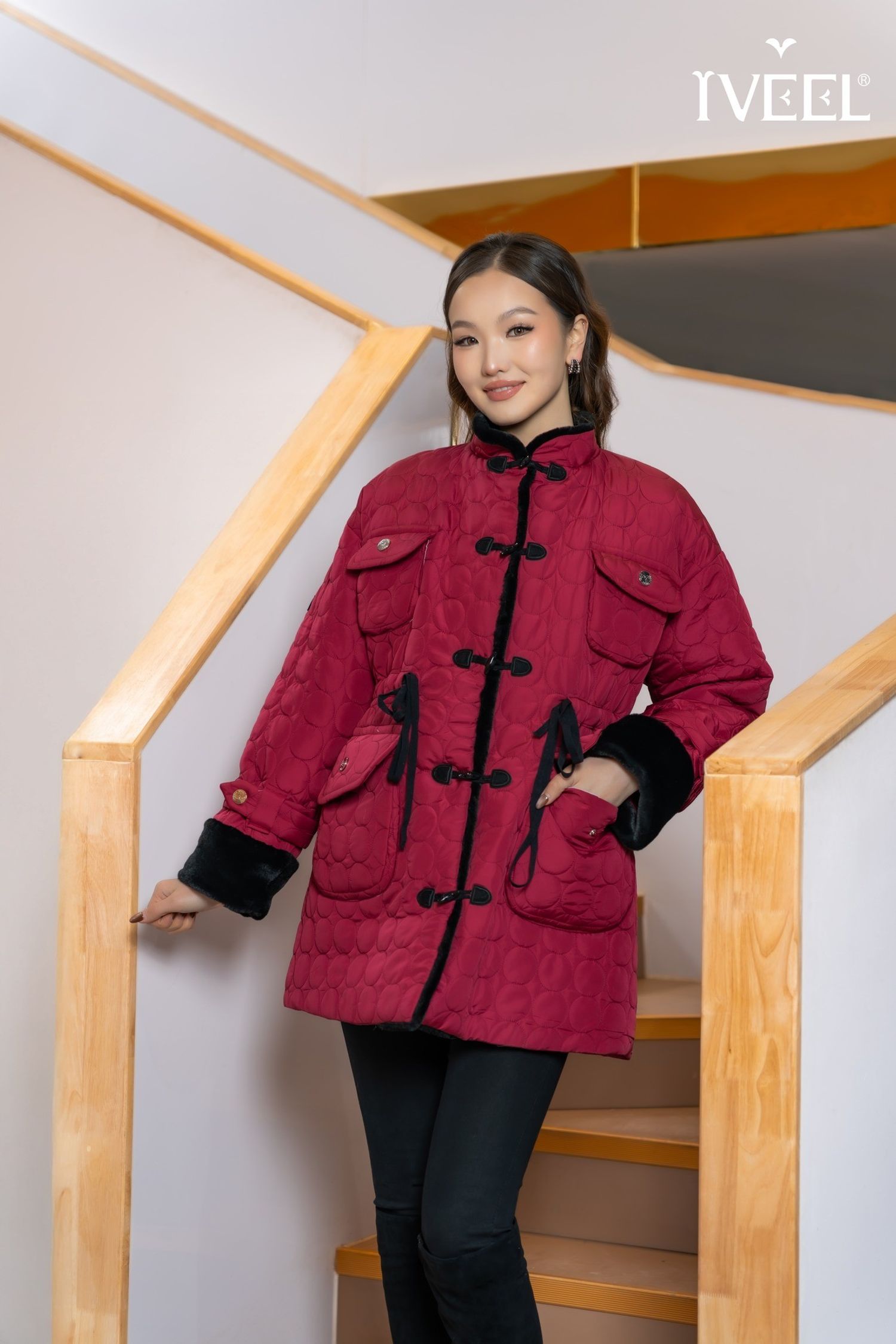 Үслэг оруулгатай богино куртик