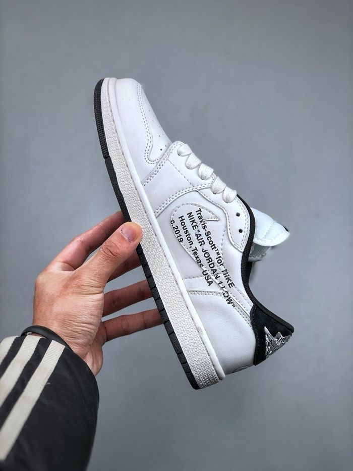 Travis Scott x Air Jordan 1 Low