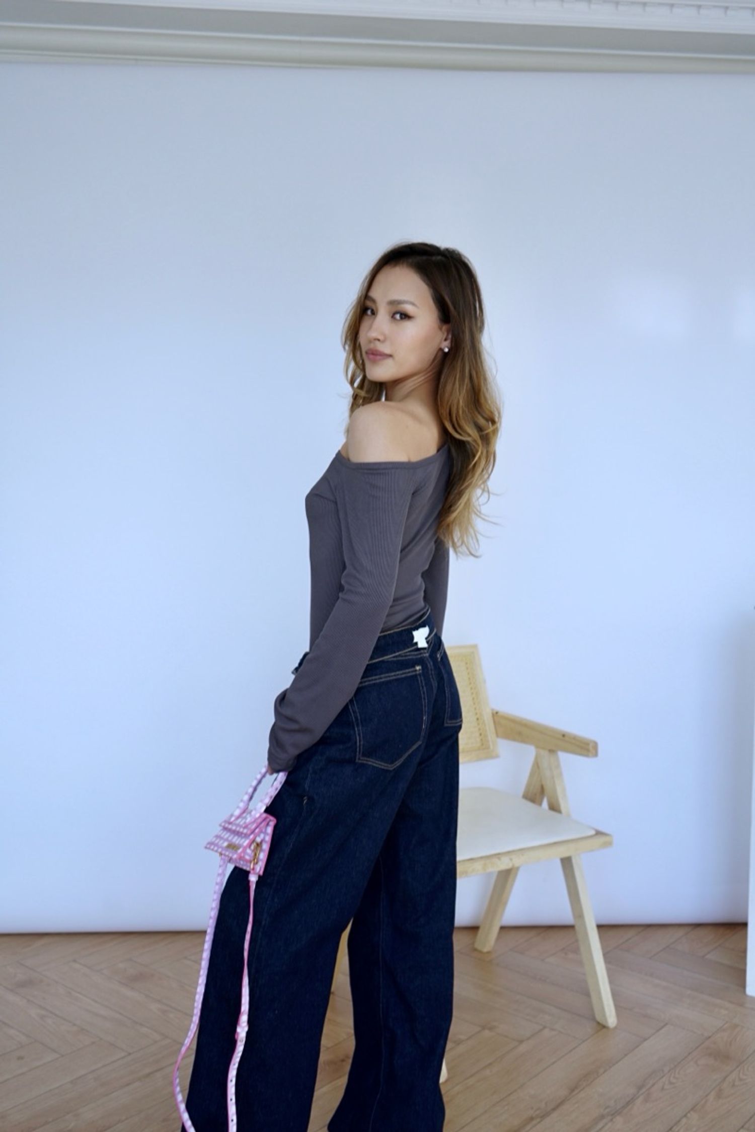 https://cdn.zochil.shop/f50e01c2-6581-45d6-ad92-aac8bb5f3bdf_t1500.jpg