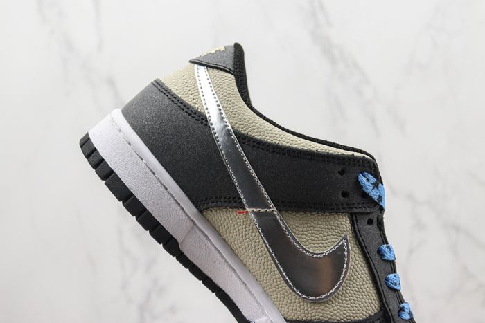  NIKE DUNK SB LOW “Light Bone”