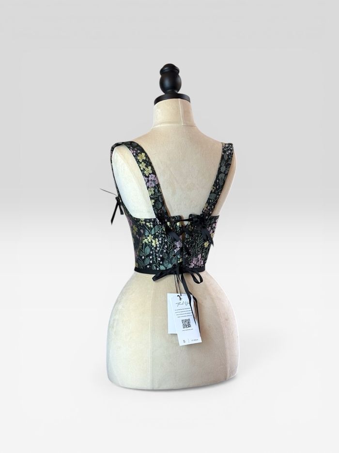 Цэцгэн хатгамалтай - underbust 