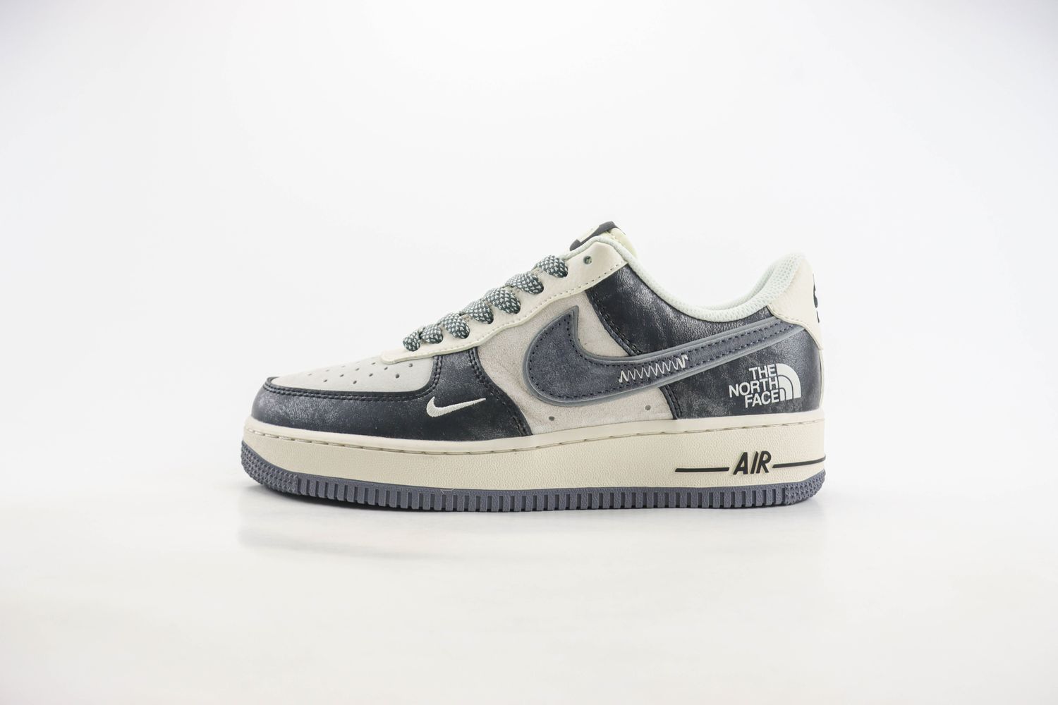 Nike Air Force 1 Low x North face 36