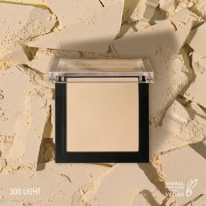 Moira lavish pressed finishing powder 300, Light