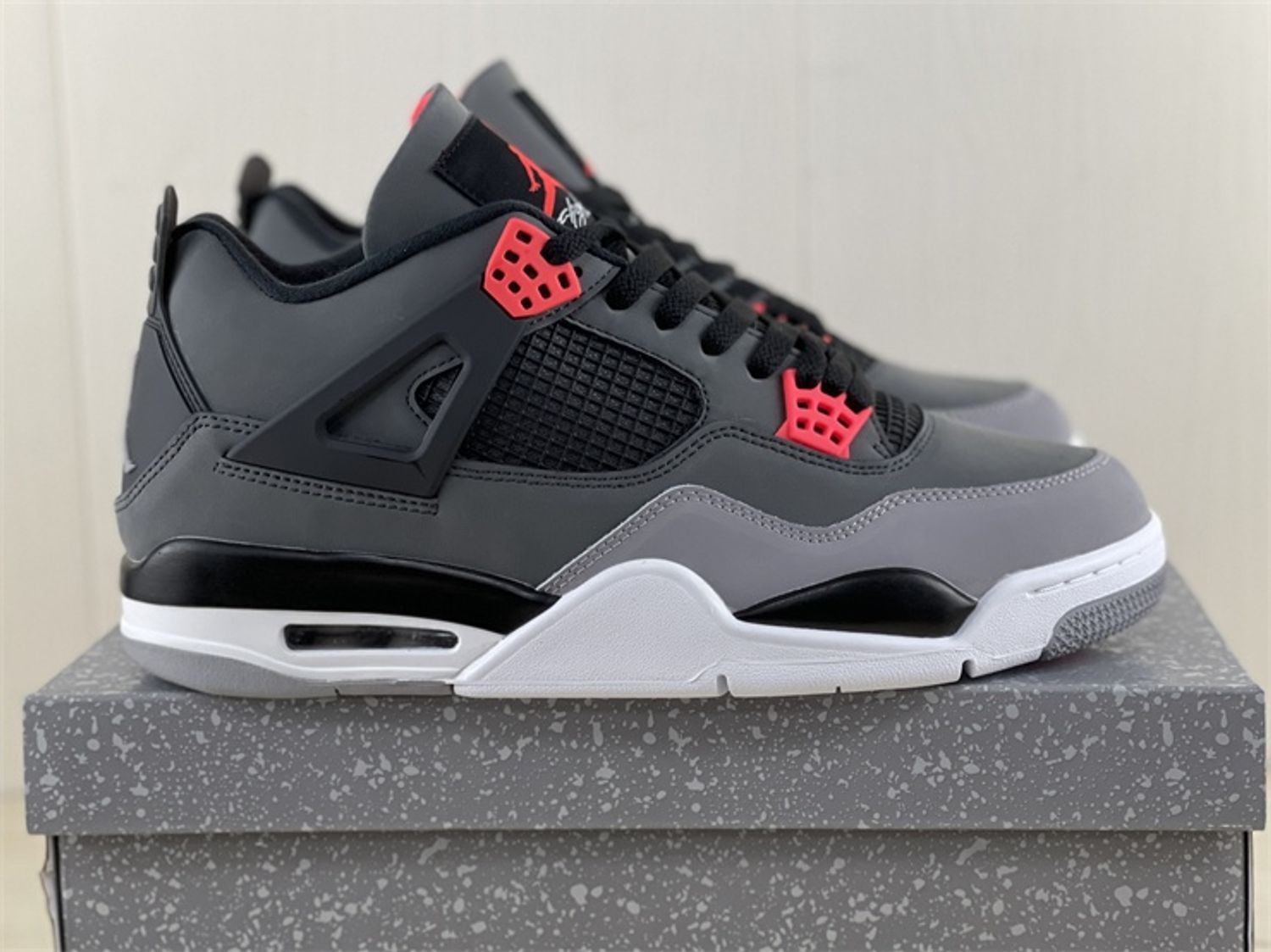 Air Jordan 4 Red Glow Infrared 