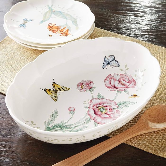 BUTTERFLY MDW DW SCALLOPED OVAL BAKER