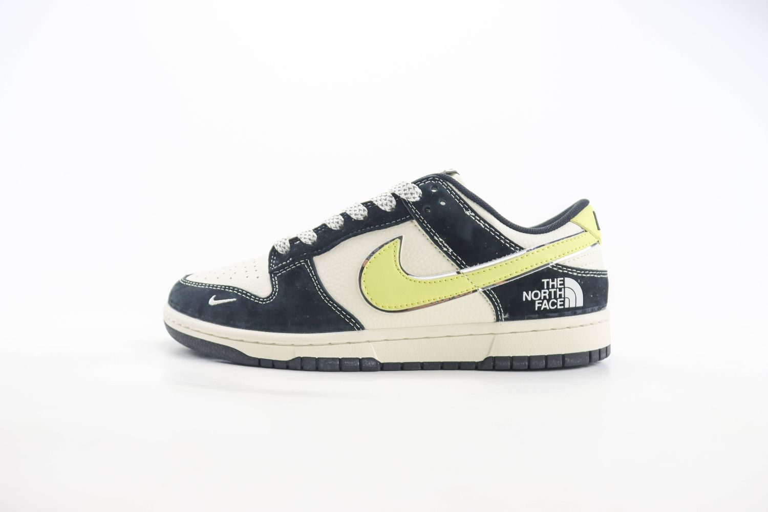 Nike SB Dunk Low x  The North Face