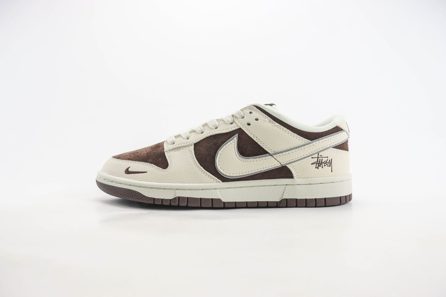 Nike SB Dunk Low x Stussy 52 