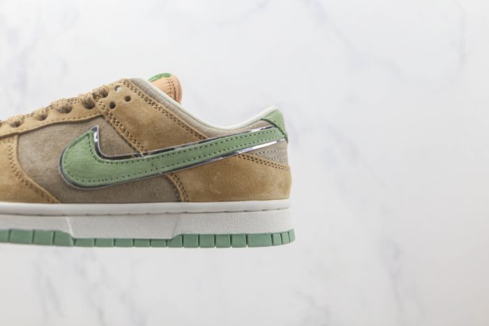 Otomo Katsuhiro x NK SB Dunk Low "Steamboy OST" 04
