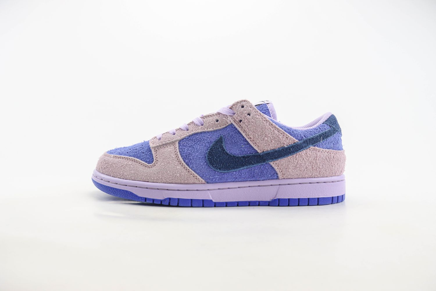 Wmns Dunk Low SE 'Hydrangeas'