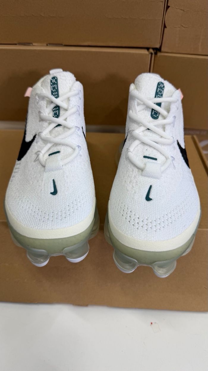 Nike AirMax Scorpion White/ Blac