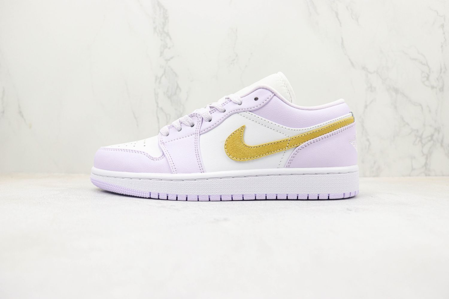 Air Jordan 1 Low Barely Grape 