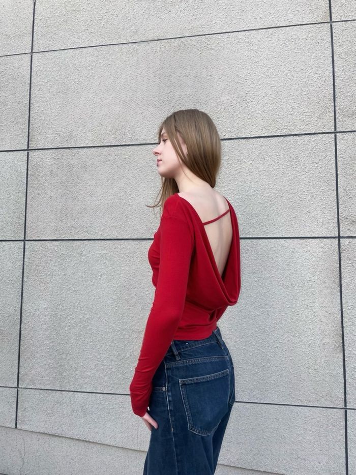 Backless top