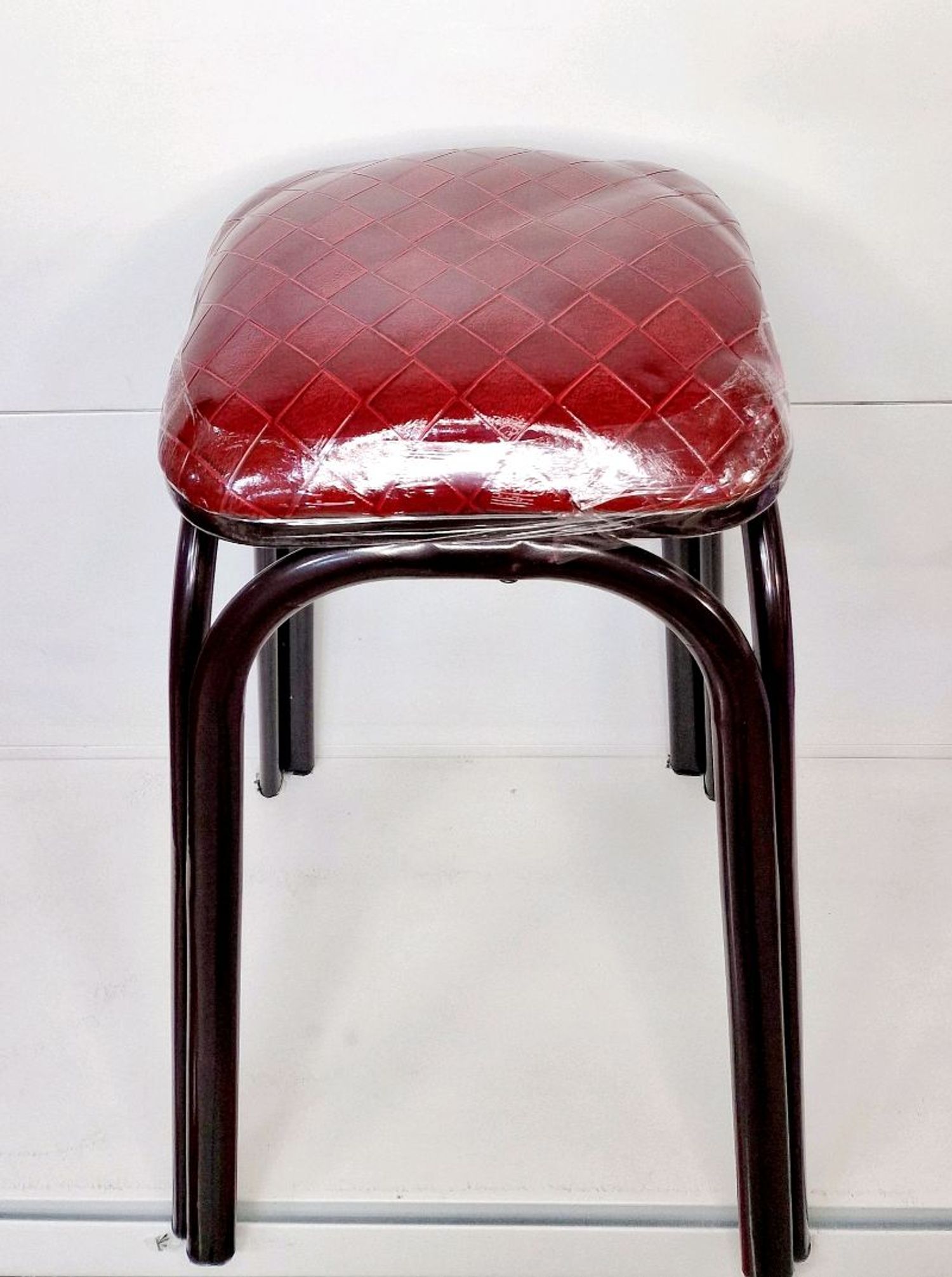 Зөөлөвчтэй төмөр сандал