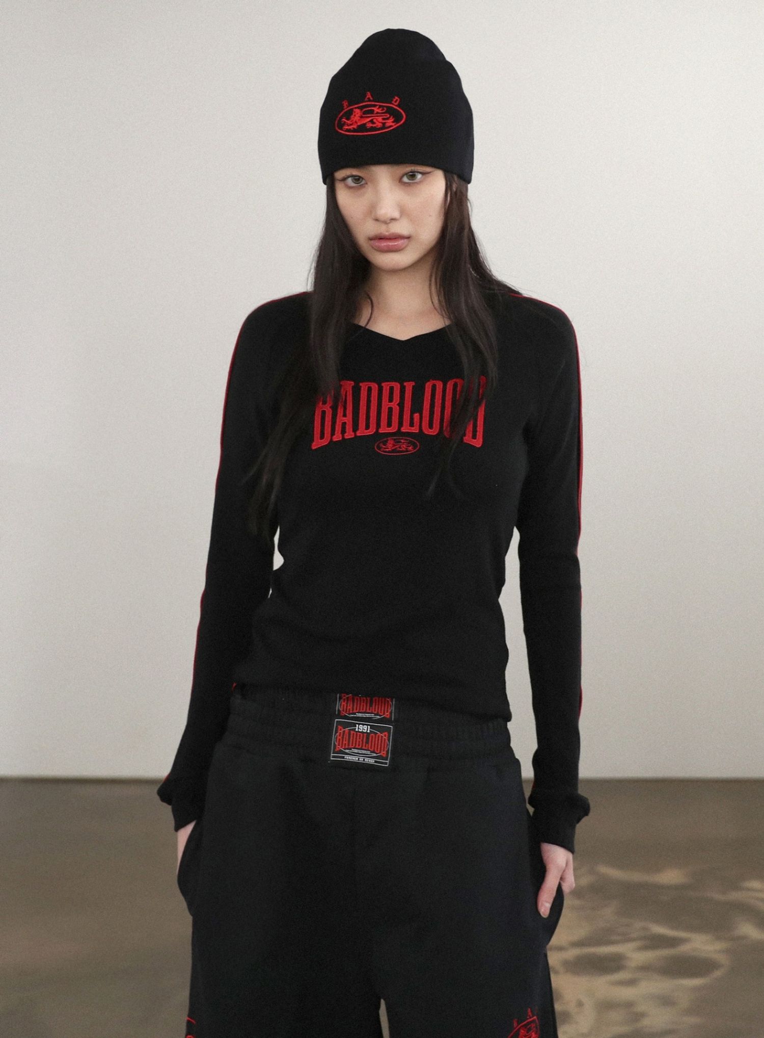 Mystic Capsule V-Neck Long Sleeve - Black