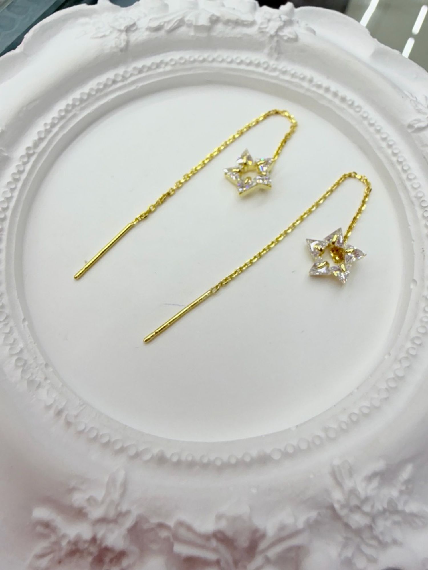 Гинжтэй ээмэг