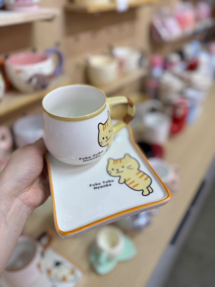 Том тавагтай мууртай аяга 3 өнгөтэй