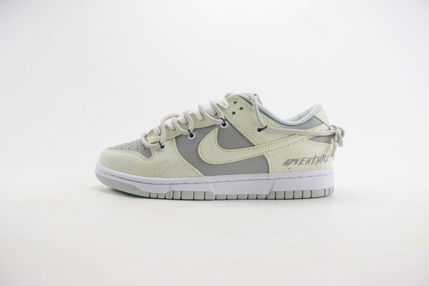 NIKE SB Dunk Low 132