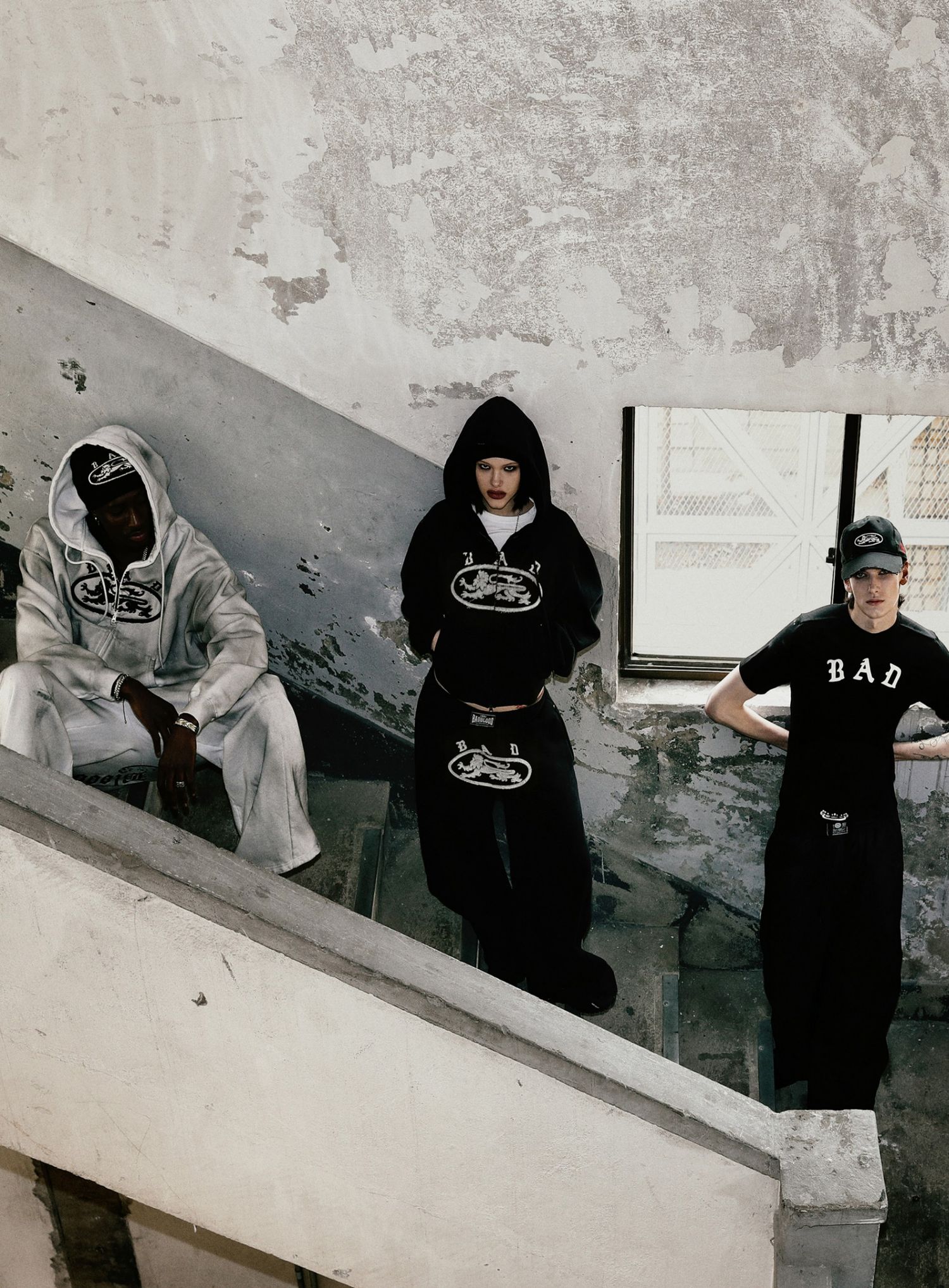  Lion Patch 2 Way Curved Jogger - Washed Black