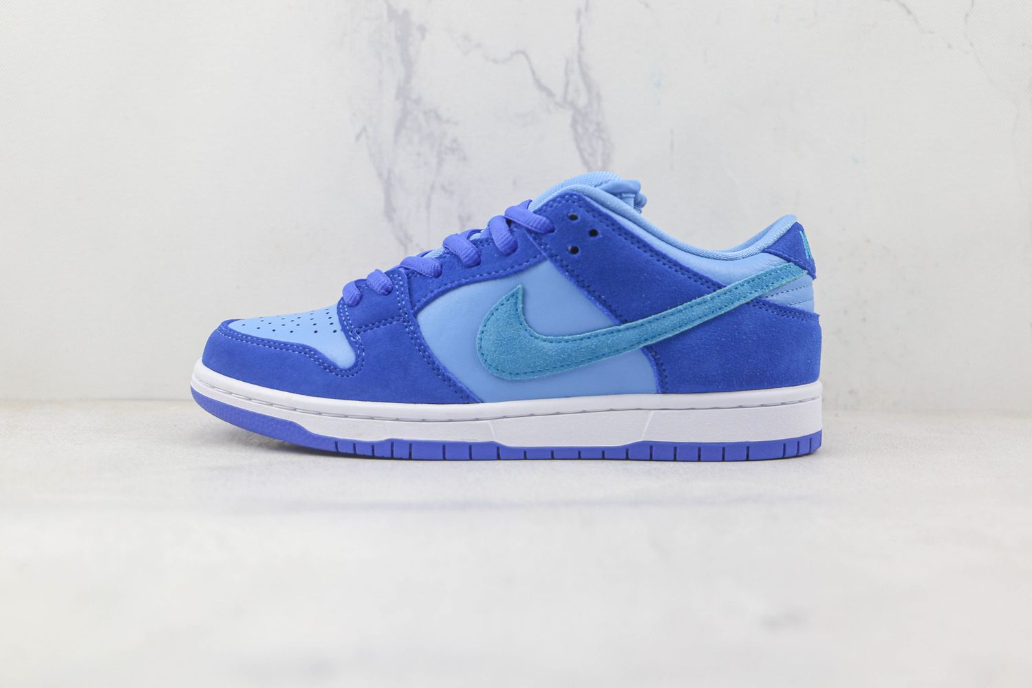  Nike SB Dunk Low Blue Raspberry