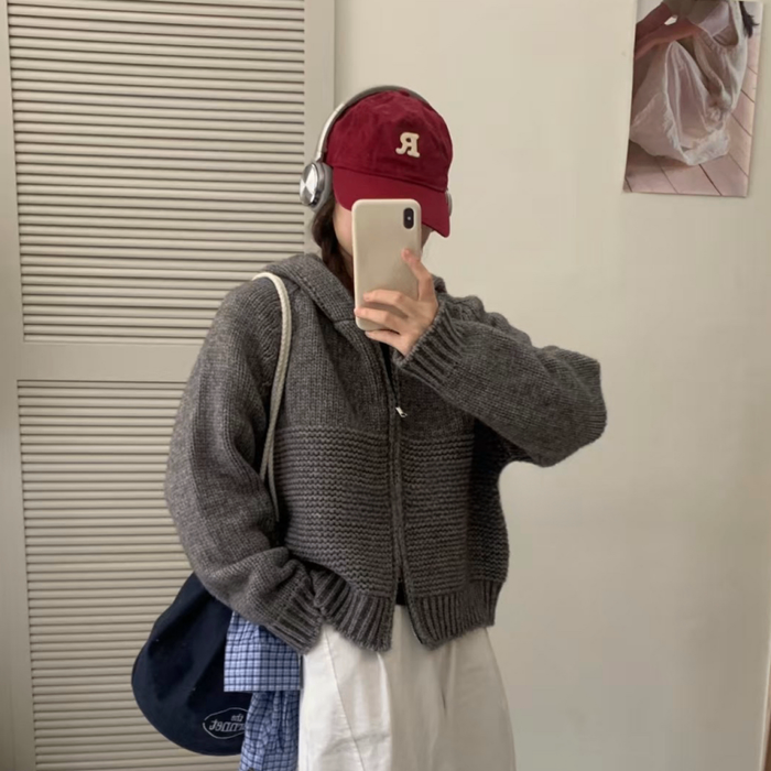 Малгайтай сүлжмэл цамц 