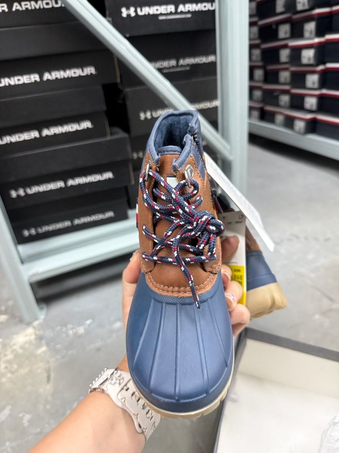 Tommy Hilfiger гутал