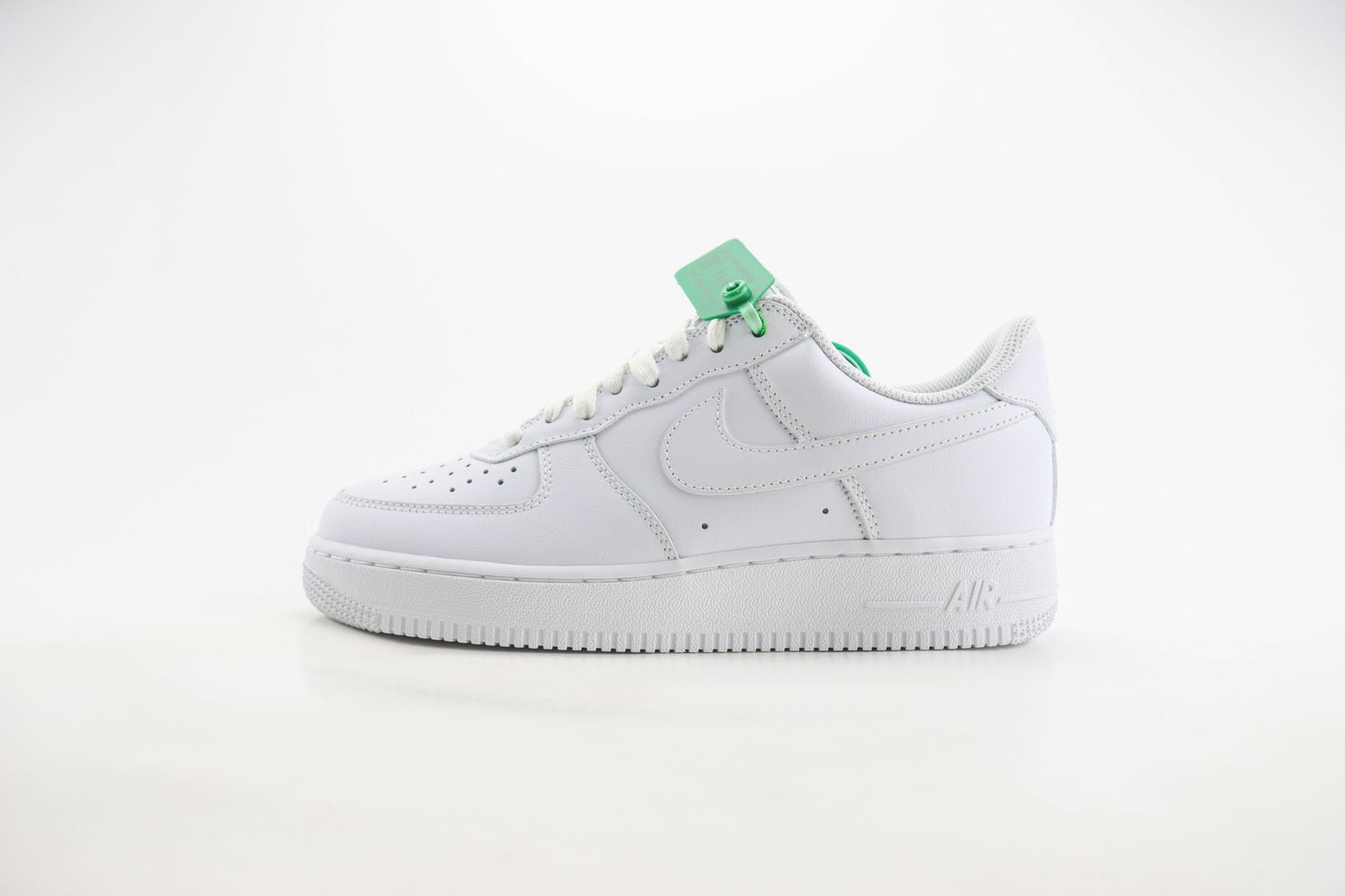 Nike Air Force 1 Low 07 "since 82" White 