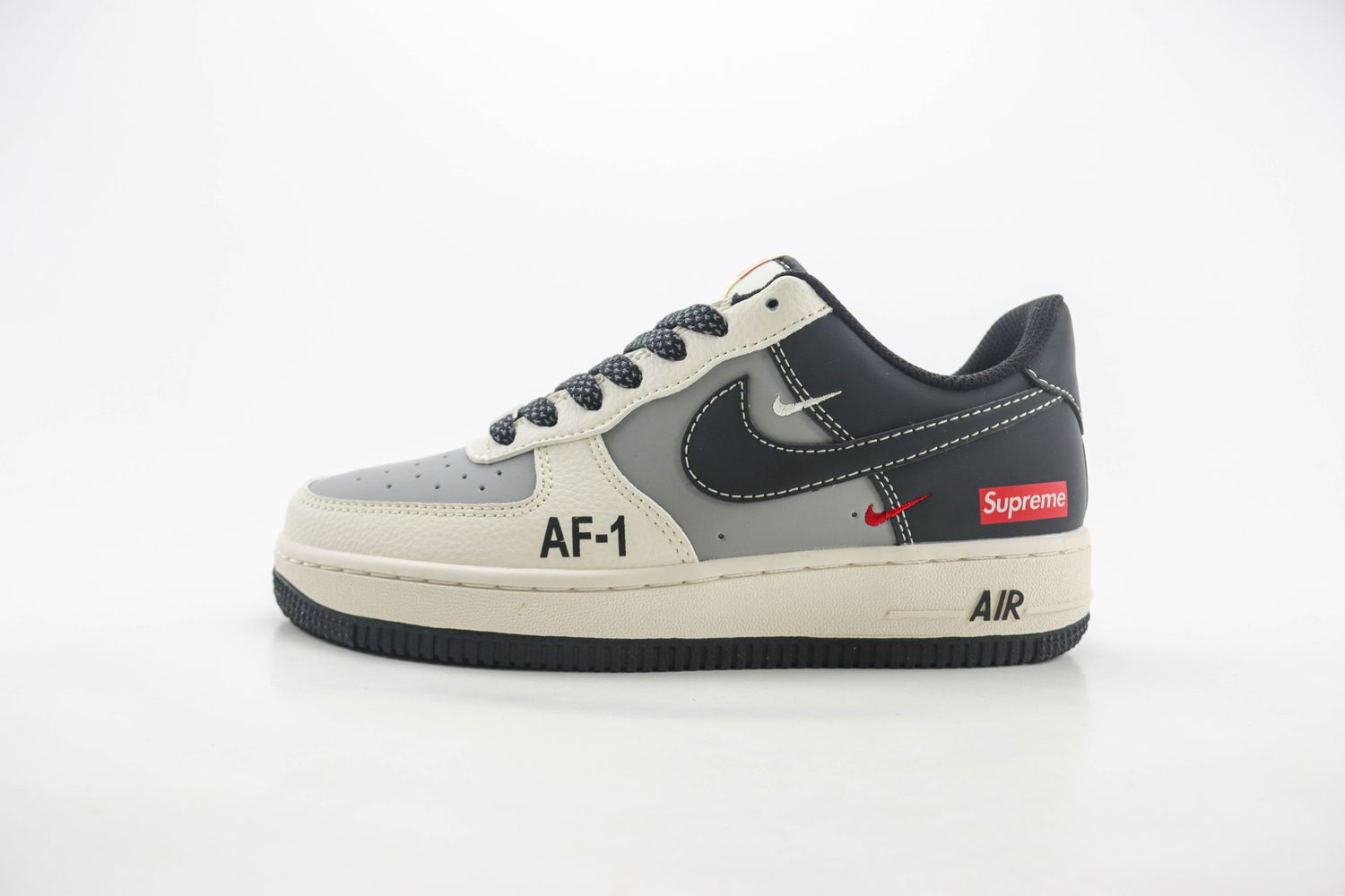 Nike Air Force 1 Low x Supreme 17