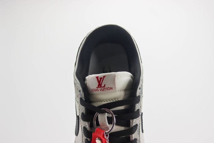 Nike SB Dunk Low x LV 52