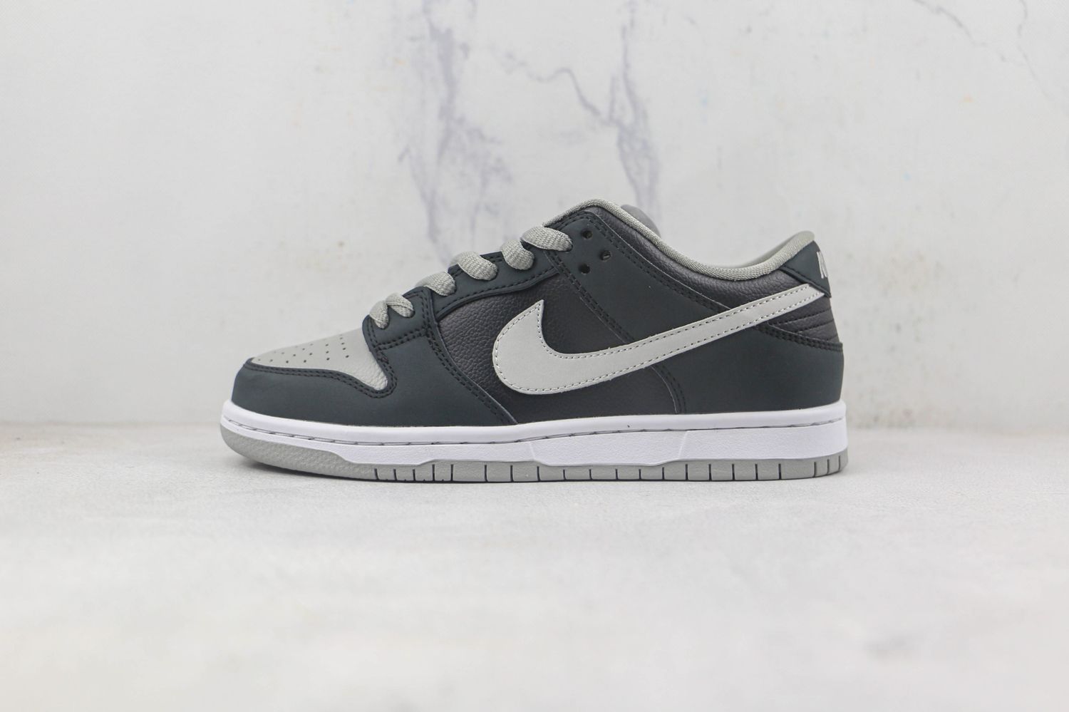 Nike SB Dunk Low “Shadow”