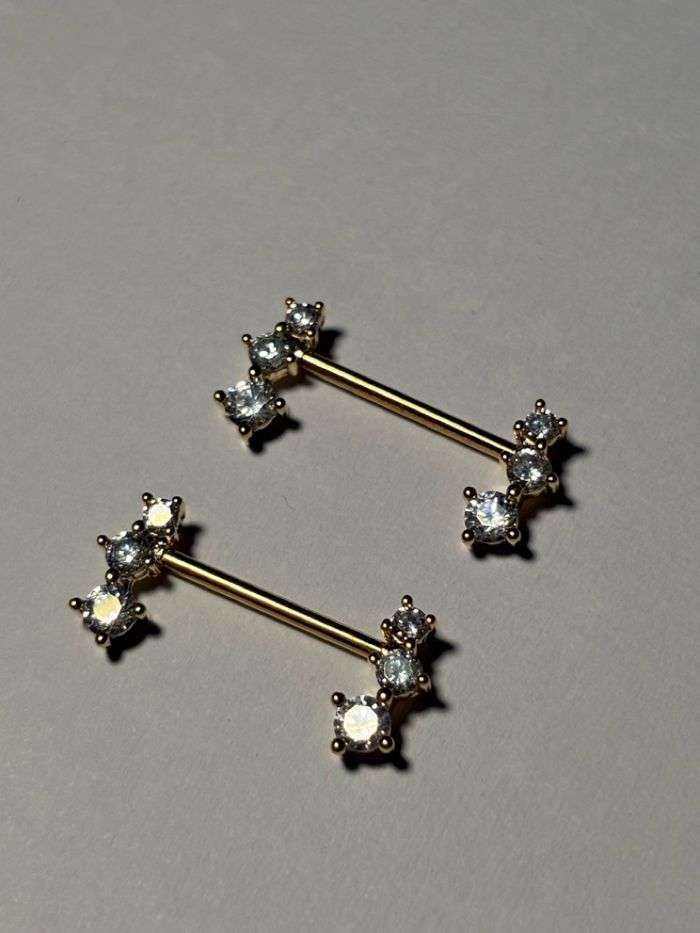 Хөхний ээмэг