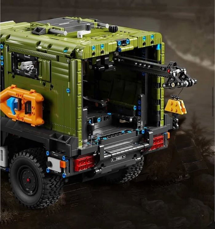 Mercedes Benz Unimog T4023