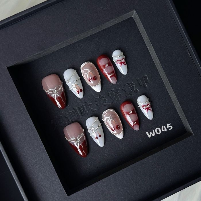 Наадаг хумс