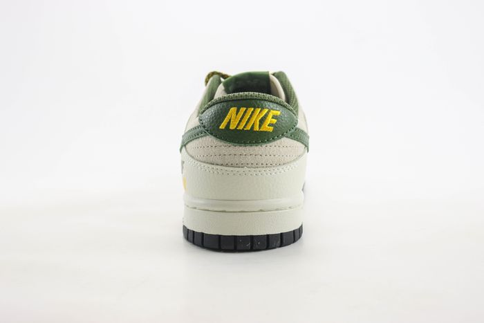 Nike SB Dunk Low x Peaceminusone 02