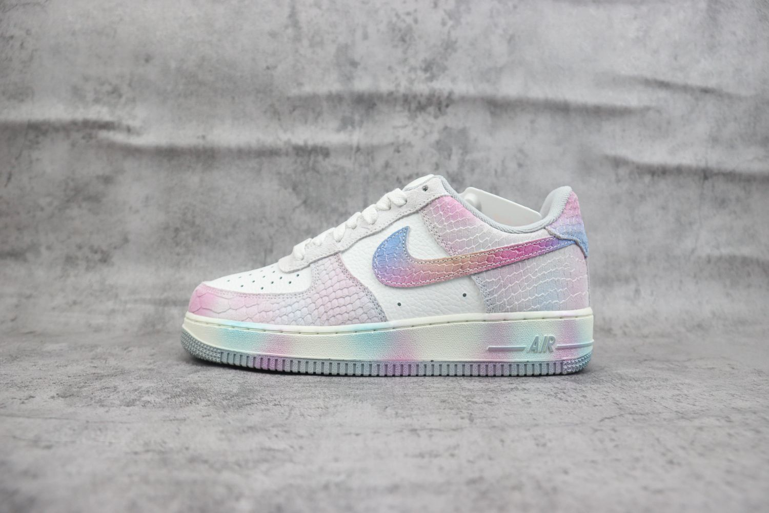 Nike Air Force 1'07 Low 382
