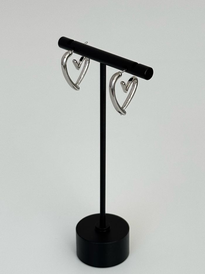 Heart-shaped hoop earrings
