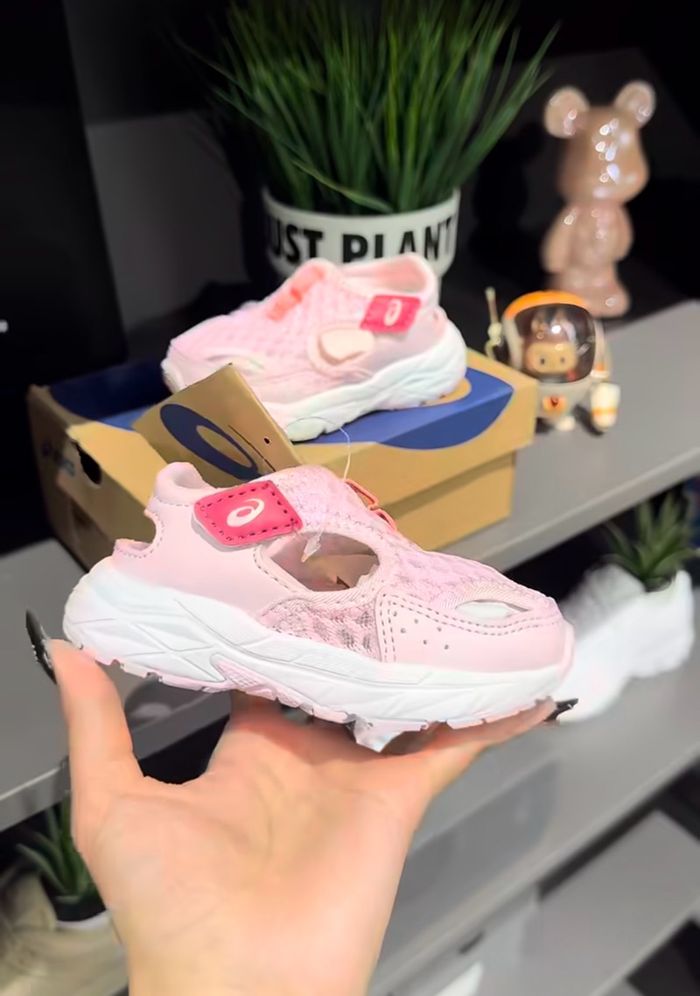 Asics Pink Slide