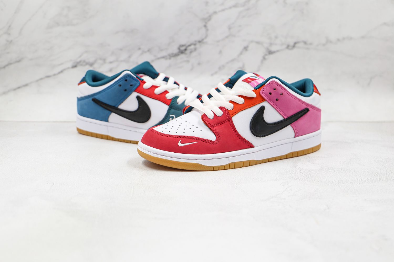 Parra x Nike SB Dunk Low”
