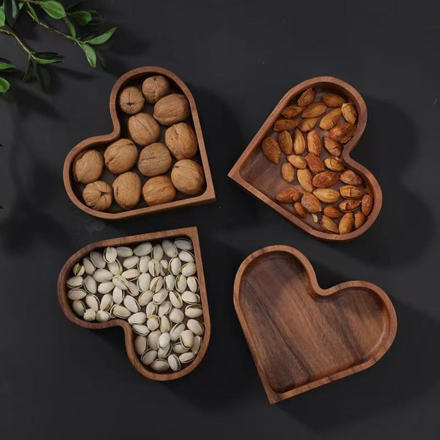 Модон таваг зүрхэн хэлбэртэй 