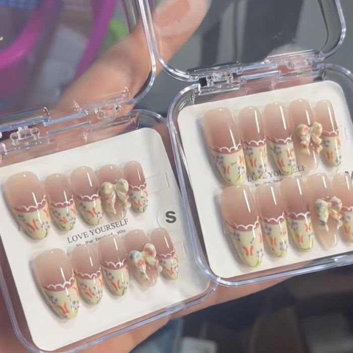 Наадаг хумс