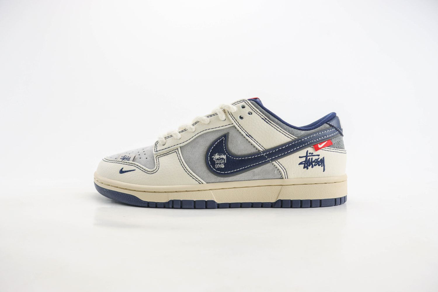 Nike SB Dunk Low Stussy 14