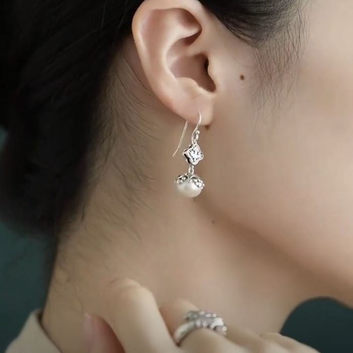 Монгол ээмэг 